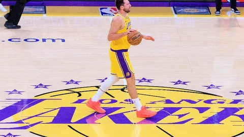 中国U队与韩国U队半场激战，李镇全、刘小龙频现险情